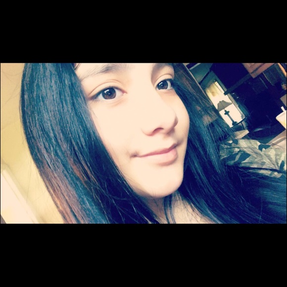 Meet your Posher, Dayanna - Picture 1 of 1